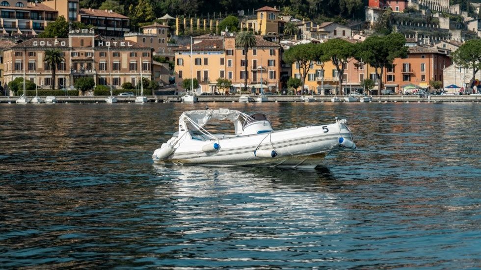 affitto-barca-lago-garda-ranieri-lago-salo affitto-barca-lago-garda-ranieri-lago-salo