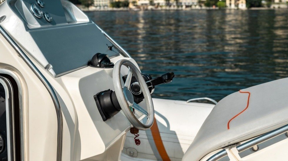 affitto-barca-lago-garda-salo-limone-gommone affitto-barca-lago-garda-salo-limone-gommone