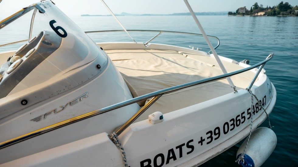 barca-noleggio-con-patente-beneteau-flyer-550 barca-noleggio-con-patente-beneteau-flyer-550