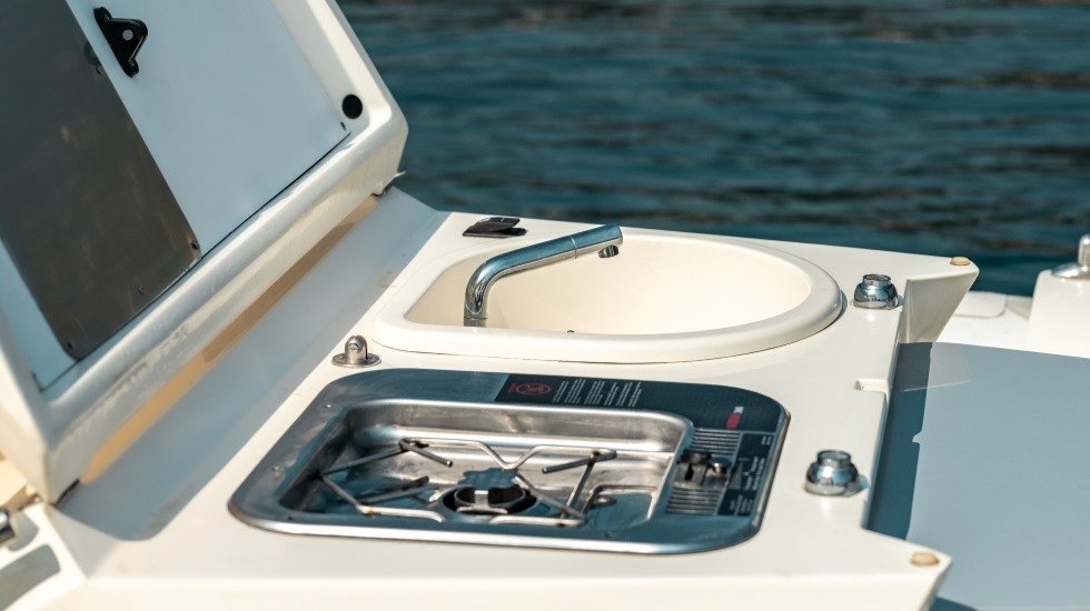barca-noleggio-con-patente-lago-garda-gommone barca-noleggio-con-patente-lago-garda-gommone
