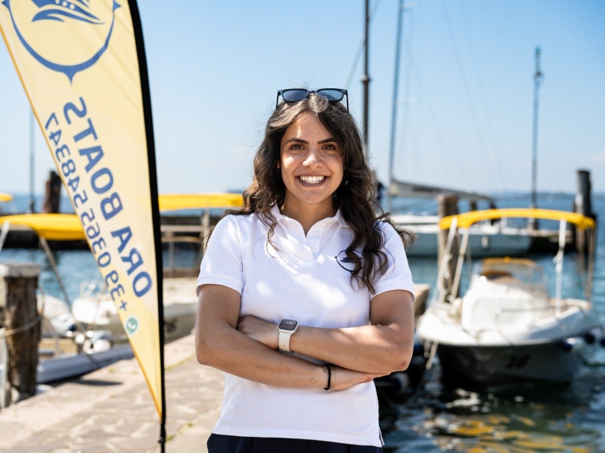 Elisa-team-oraboats-noleggio-barche-toscolano-maderno https://www.oraboats.com/wp-content/uploads/2025/06/Elisa-team-oraboats-noleggio-barche-toscolano-maderno.jpg