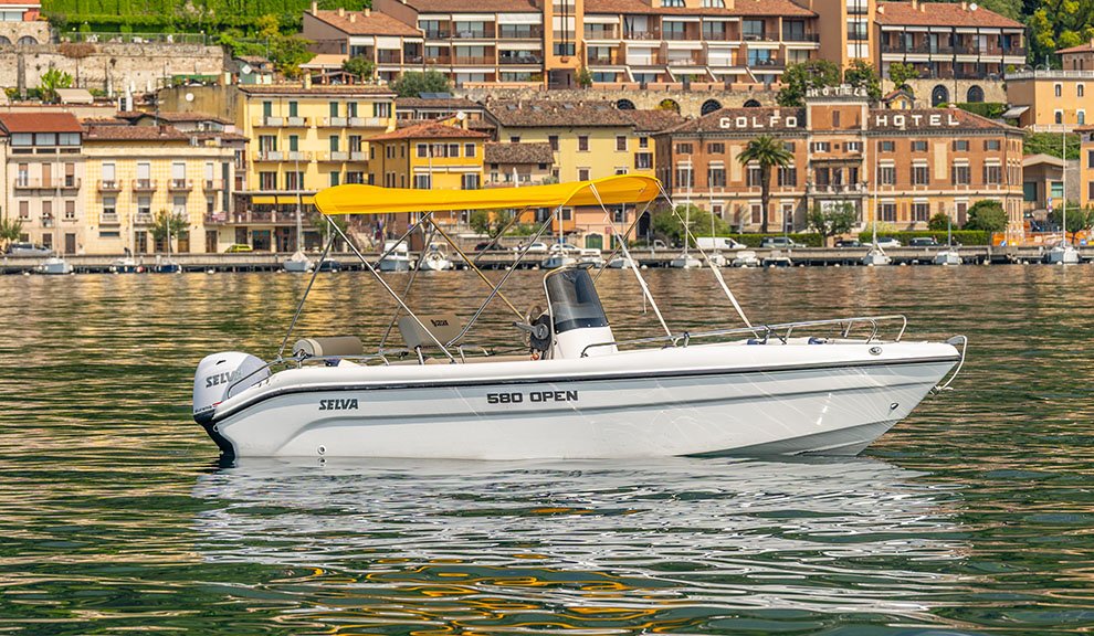 https://www.oraboats.com/wp-content/uploads/2026/07/Noleggio-barche-selva-1.jpg