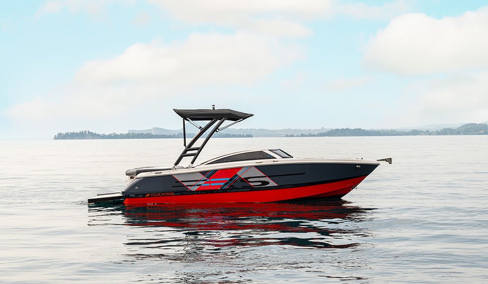 Noleggio-barche-LagodiGarda-fourWinns-1 https://www.oraboats.com/wp-content/uploads/2026/08/Noleggio-barche-LagodiGarda-fourWinns-1-1.jpg