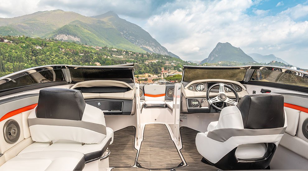 Noleggio-barche-LagodiGarda-fourWinns-9